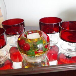Beautififul Tea Light Christmas Winter  Berries  Glass Candle Holder Mouth-blown